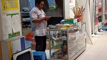 Stand pasar modern puncak permai