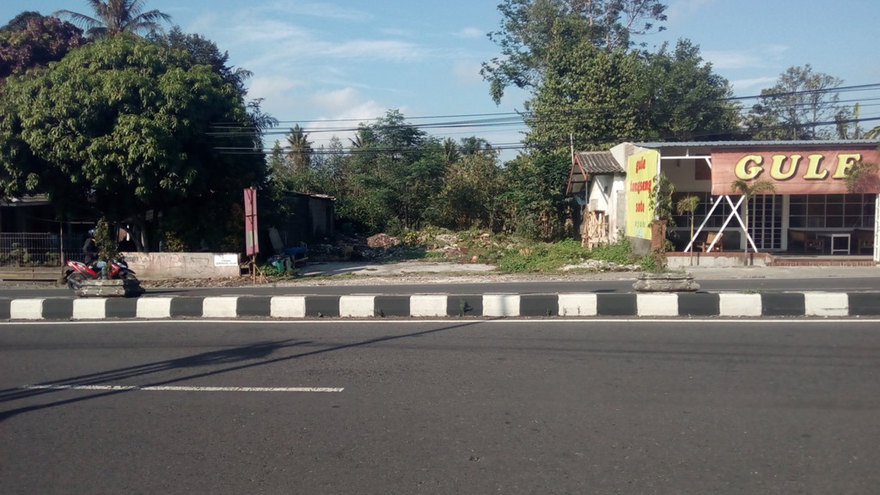 TANAH LUAS DAN SETRATEGIS, BERADA DI JL MAGELANG KM 15,4