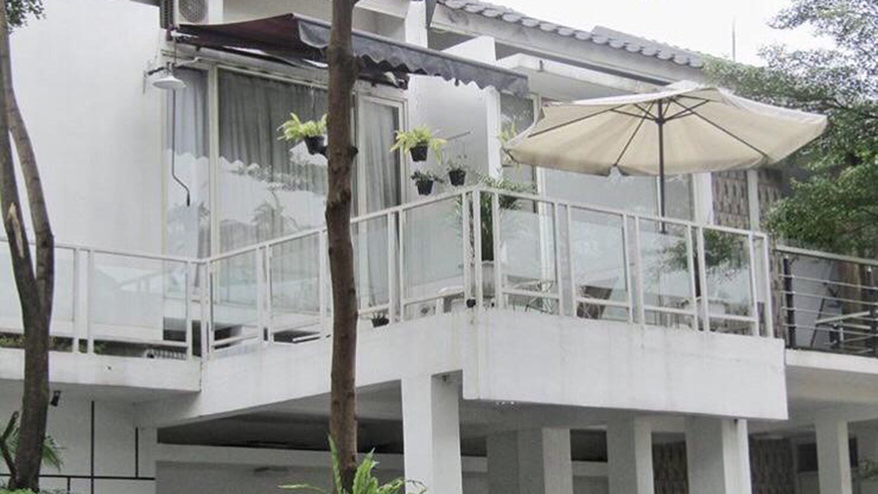 Rumah Bagus Di Kebayoran Village, SEktor 7, Bintaro Jaya, Tangerang Selatan