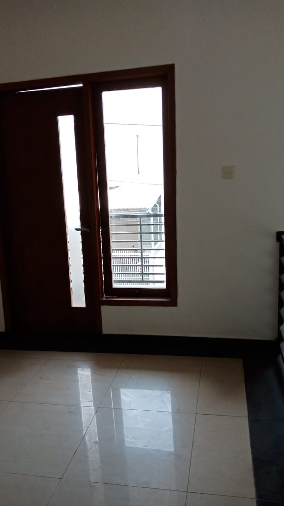 Rumah 2-1/2 Lantai di Kelapa Hibrida, Luas 6x15m2