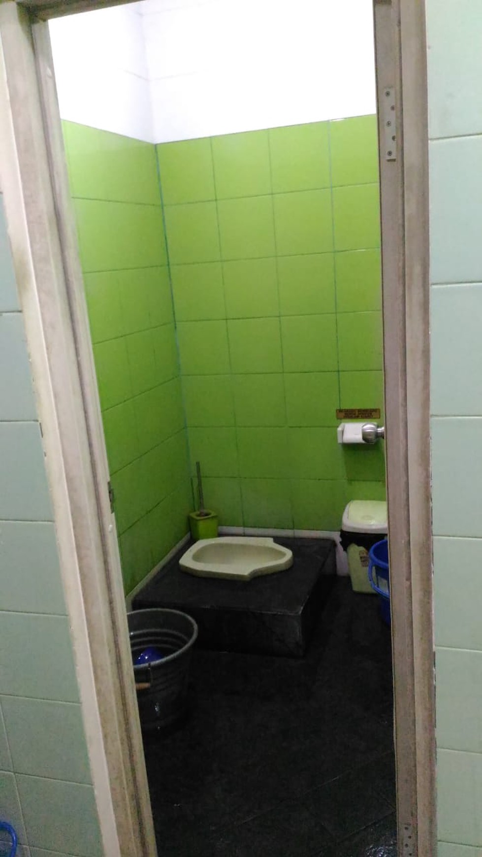 Ruko Ciledug Karang Tengah Pinggir Jalan Raya, 2,5 Lantai, Luas 103 M, Harga 2,8 M. NEGO Tipis.#TS