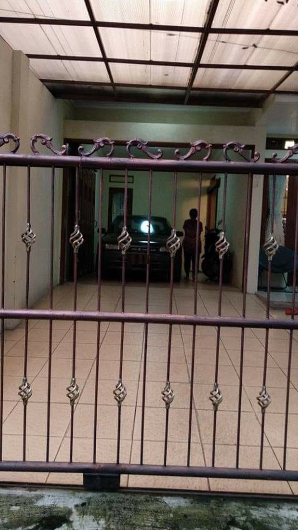 Rumah Bagus ,siap huni,lokasi oke di Ciledug