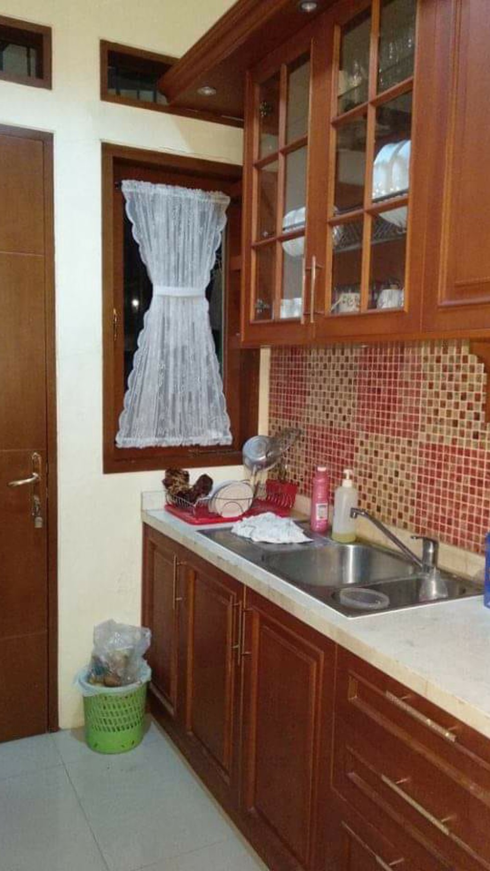 Rumah Bagus ,siap huni,lokasi oke di Ciledug