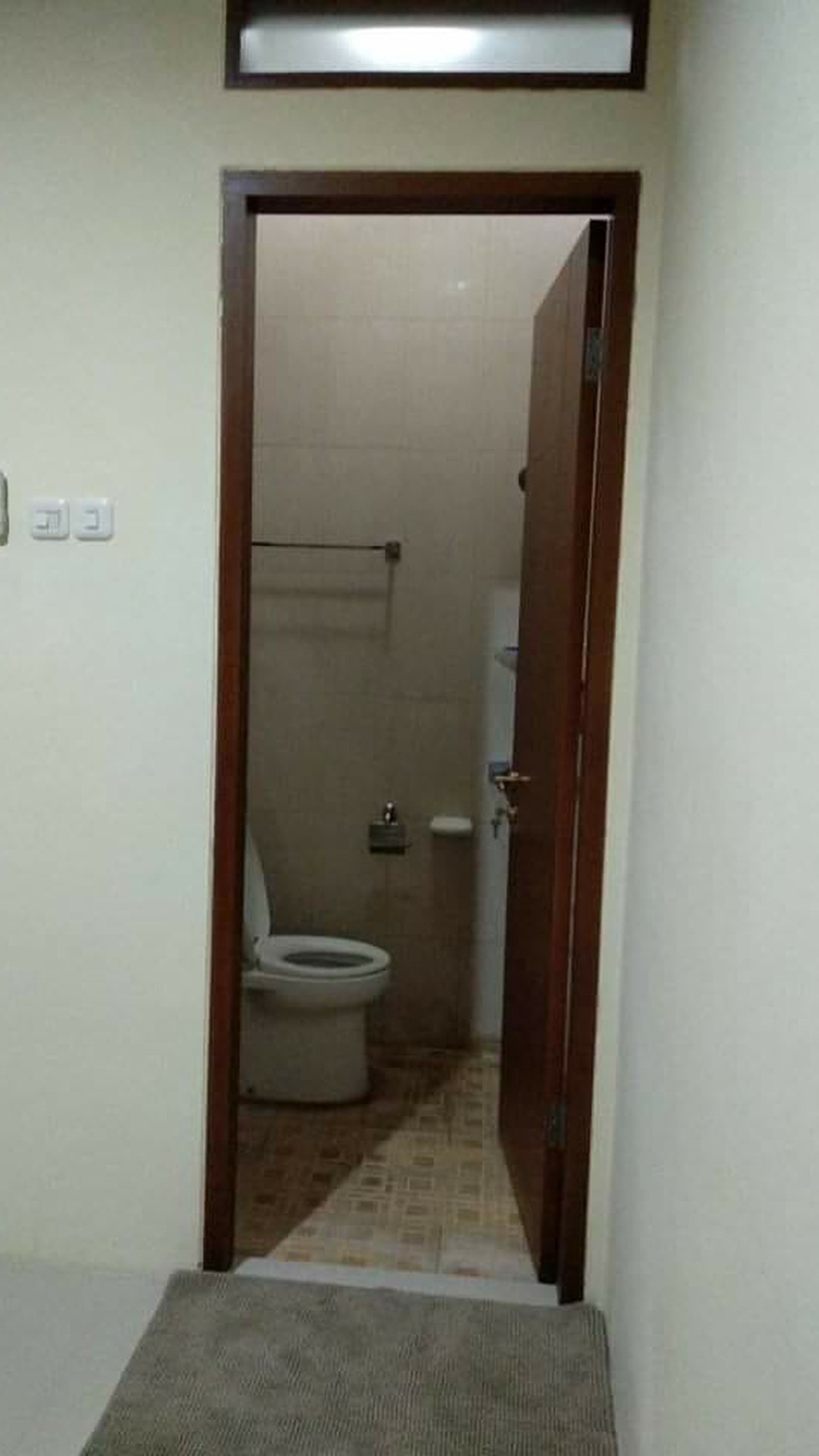 Rumah Bagus ,siap huni,lokasi oke di Ciledug