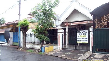 Rumah di Semolowaru Elok, Bagus + Terawat, Row Jalan depan Lebar, Siap Huni - TAN -