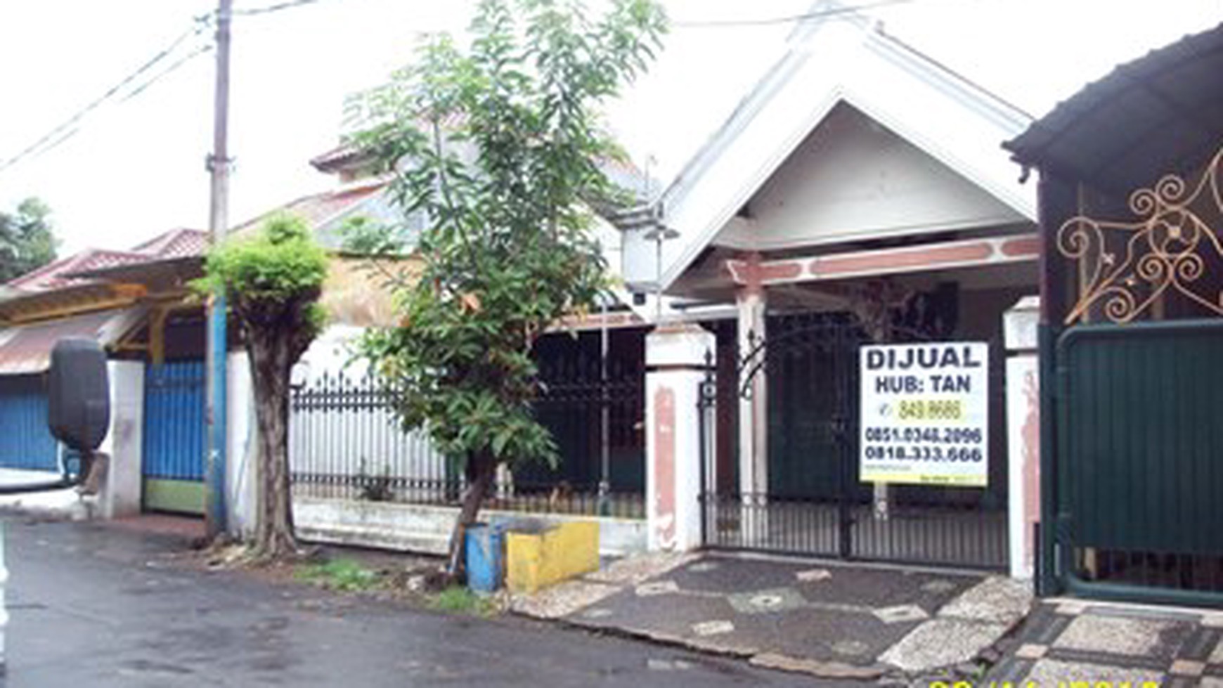 Rumah di Semolowaru Elok, Bagus + Terawat, Row Jalan depan Lebar, Siap Huni - TAN -