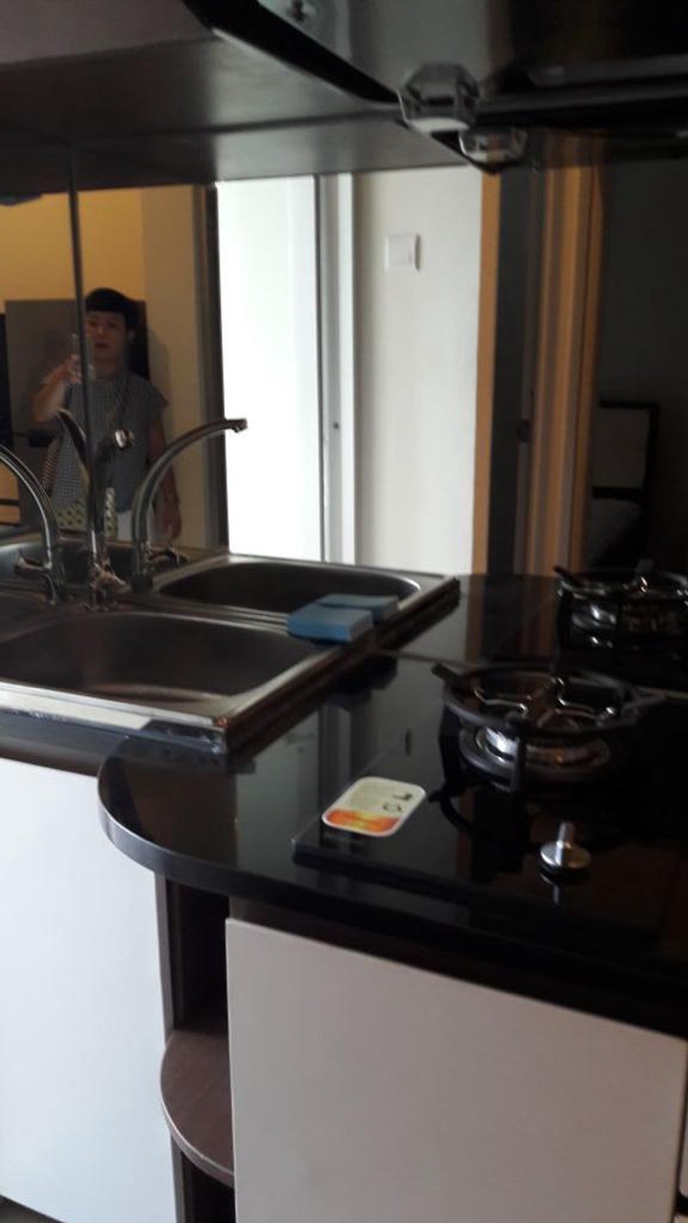 Dijual Murah Apartment Gunawangsa MERR 2 Bedroom Fully Furnished Mewah Tinggal Bawa Koper