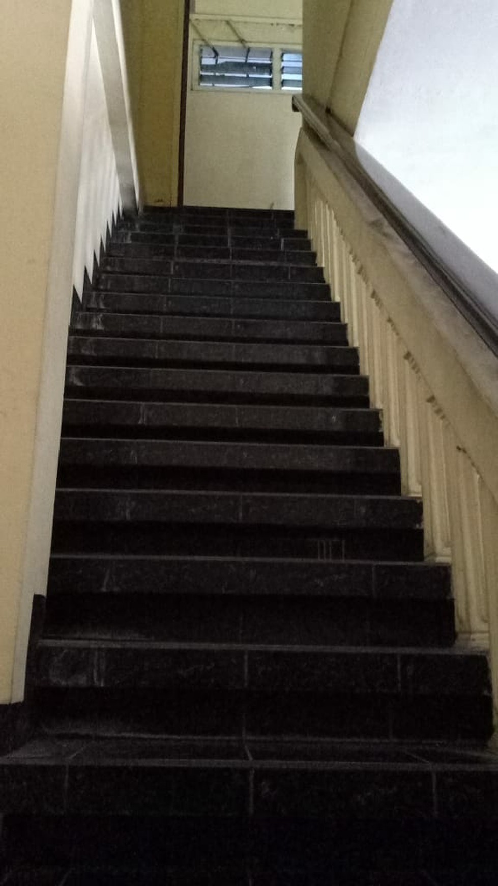 Rumah dan Toko Raya sukomanunggal