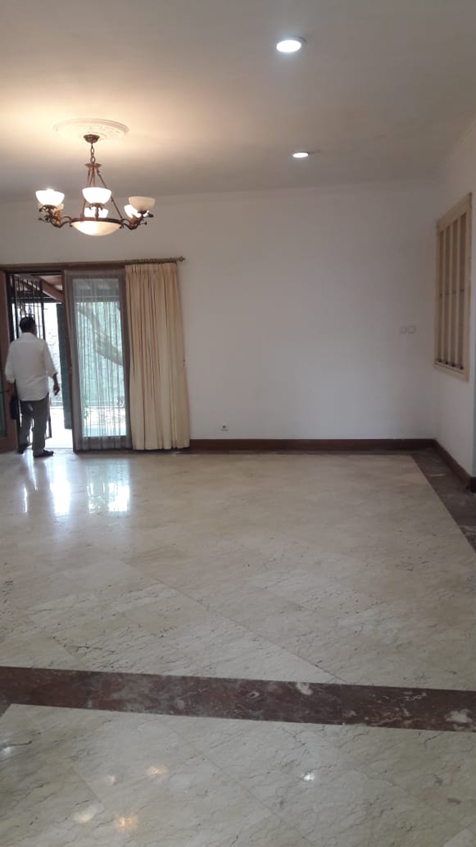 Rumah Dalam Ruangan Rapi,Siap Huni di Pondok Ranji