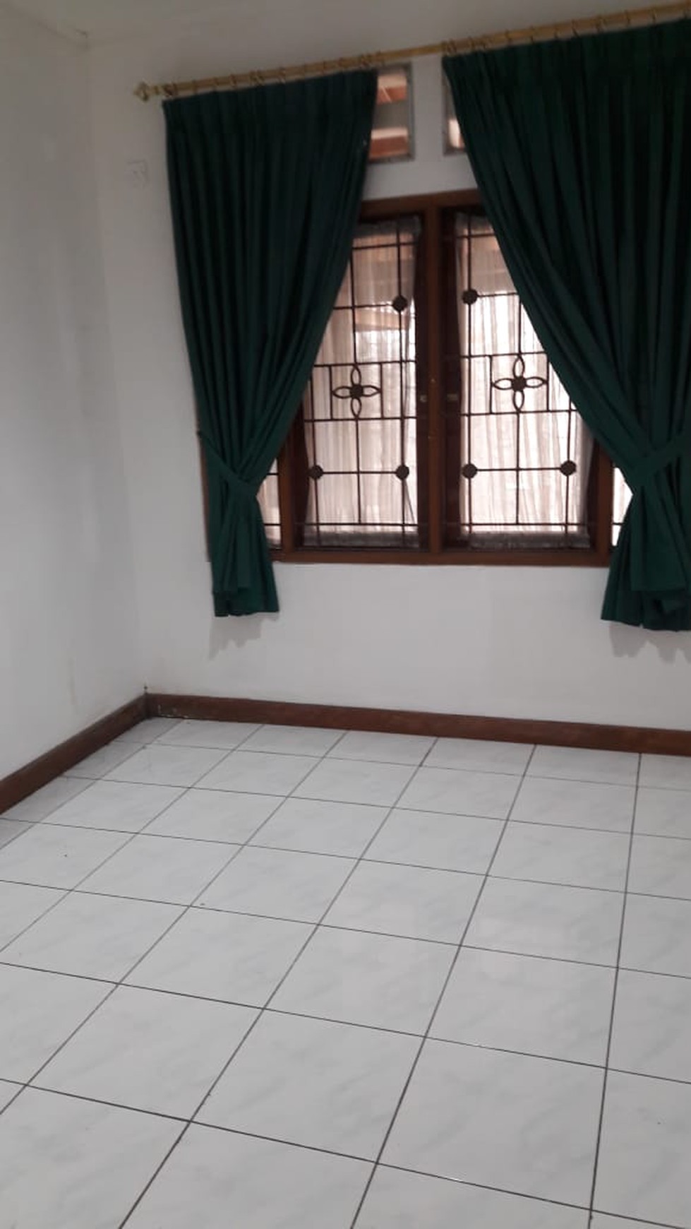 Rumah Dalam Ruangan Rapi,Siap Huni di Pondok Ranji