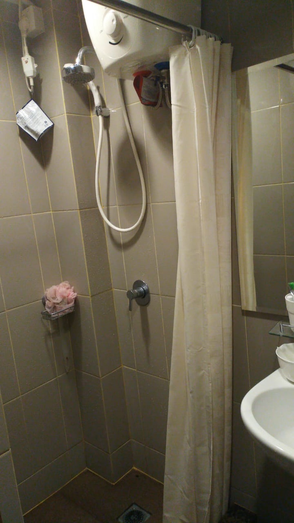 Apartemen Siap Huni, Fully Furnished, Interior keren, cocok utk pasangan Modern dan Dinamis, di Bintaro sektor 3