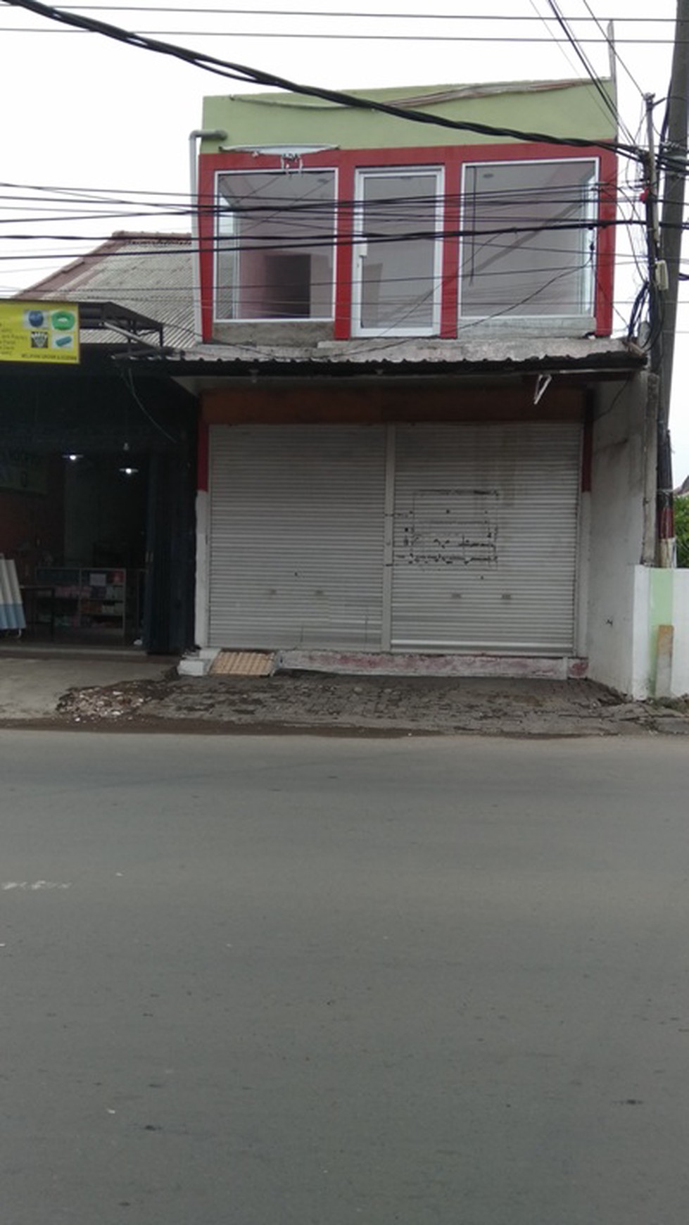 Ruko 2 Lantai di Raya Tropodo Sidoarjo