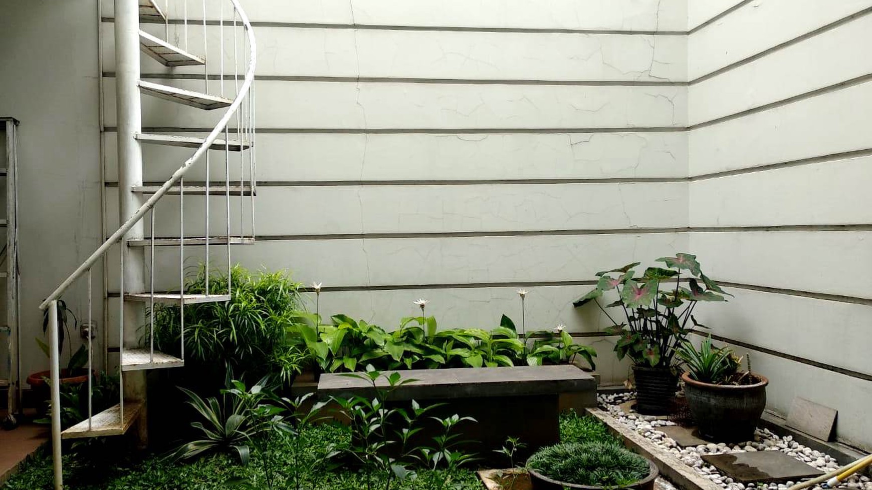 Rumah cantik  di bintaro pesanggrahan