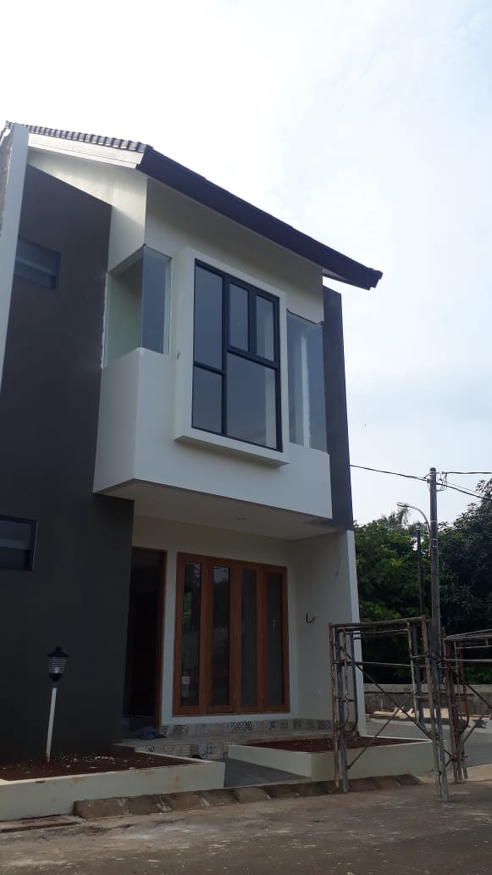 Rumah Baru 2 Lantai Bintaro D\'Mansion Parigi Pondok Aren JL. Taman Makam Bahagia, HARGA Start 1,1 M.