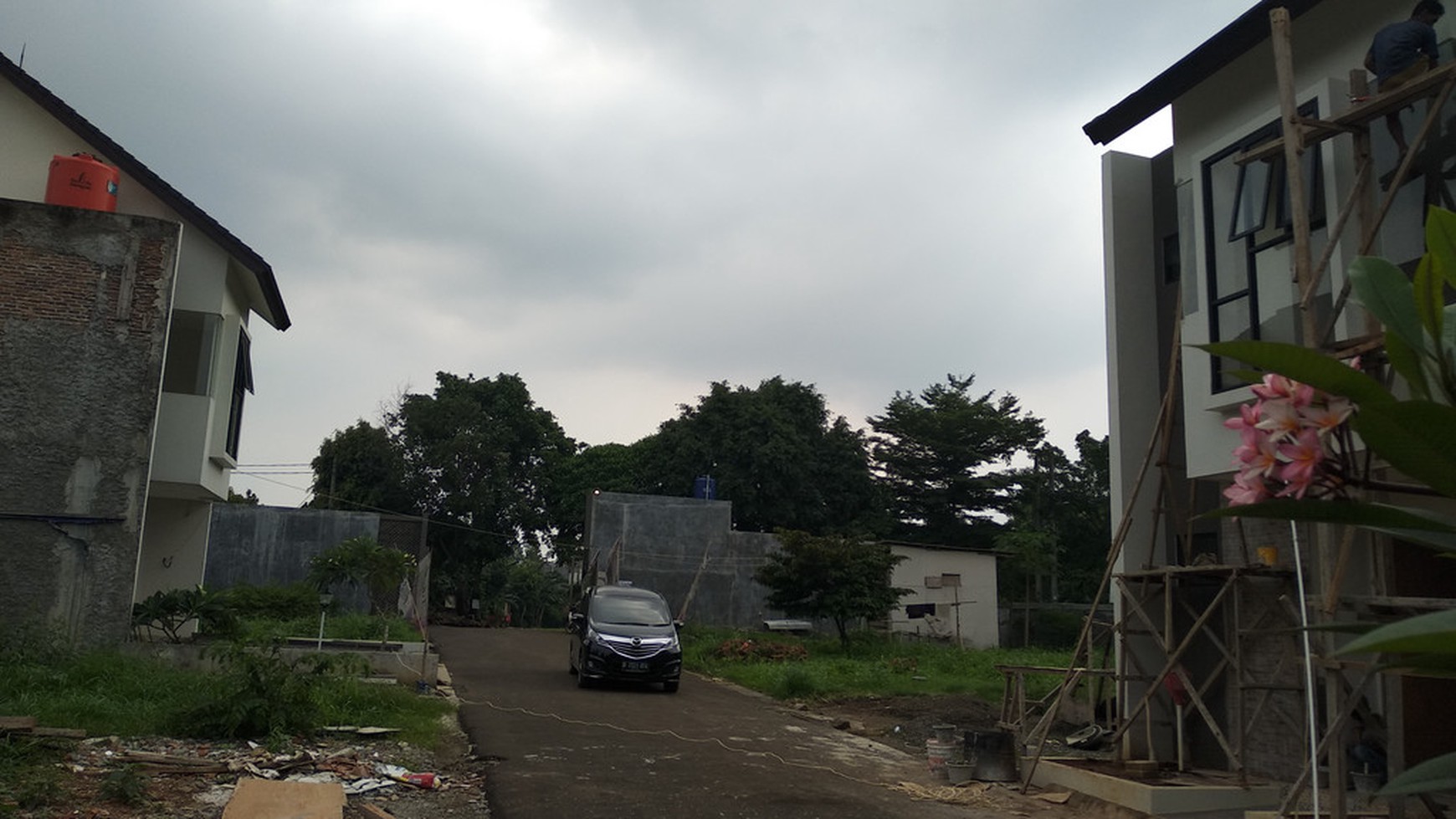 Rumah Baru 2 Lantai Bintaro D\'Mansion Parigi Pondok Aren JL. Taman Makam Bahagia, HARGA Start 1,1 M.