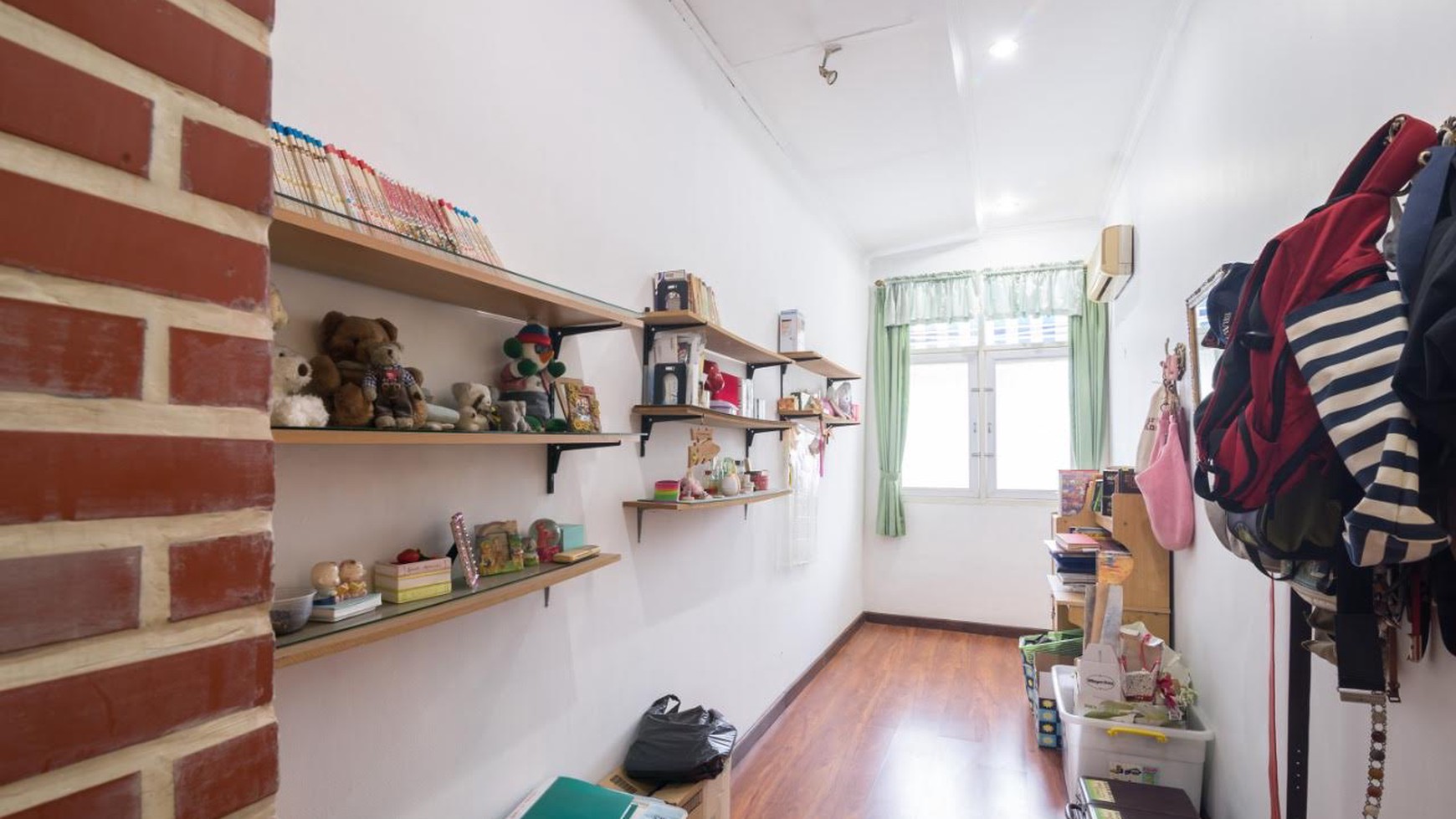 Dijual Rumah di Bumi Permata Indah - Puri, Jakarta Barat