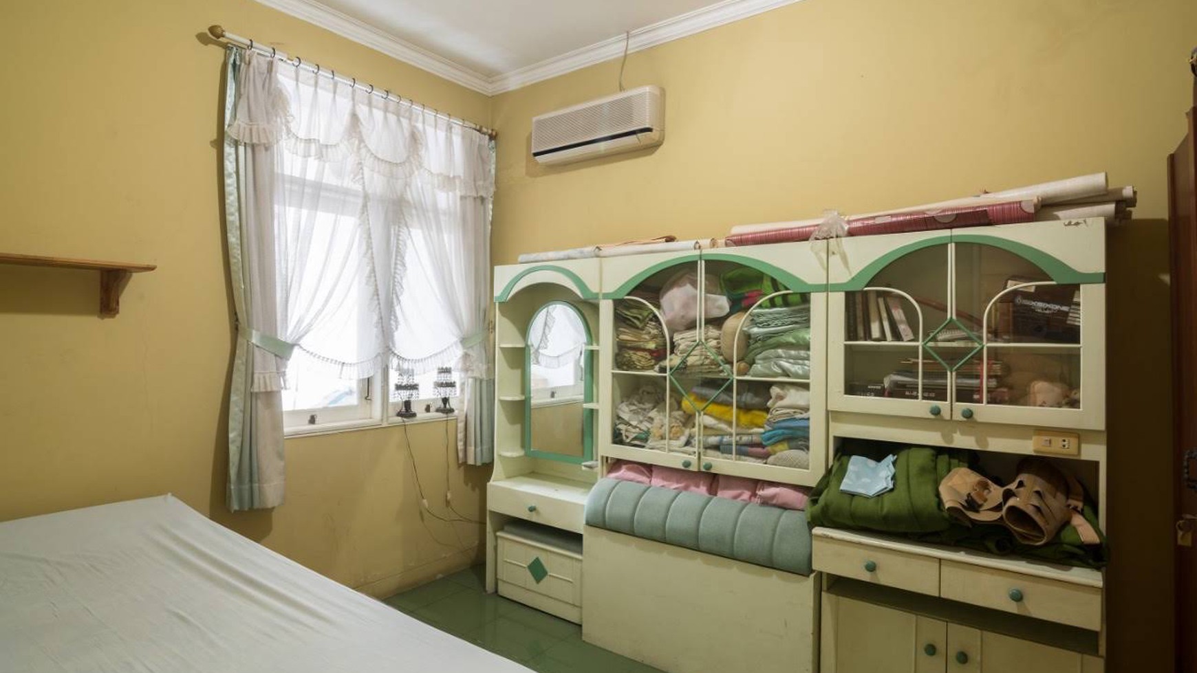 Dijual Rumah di Bumi Permata Indah - Puri, Jakarta Barat