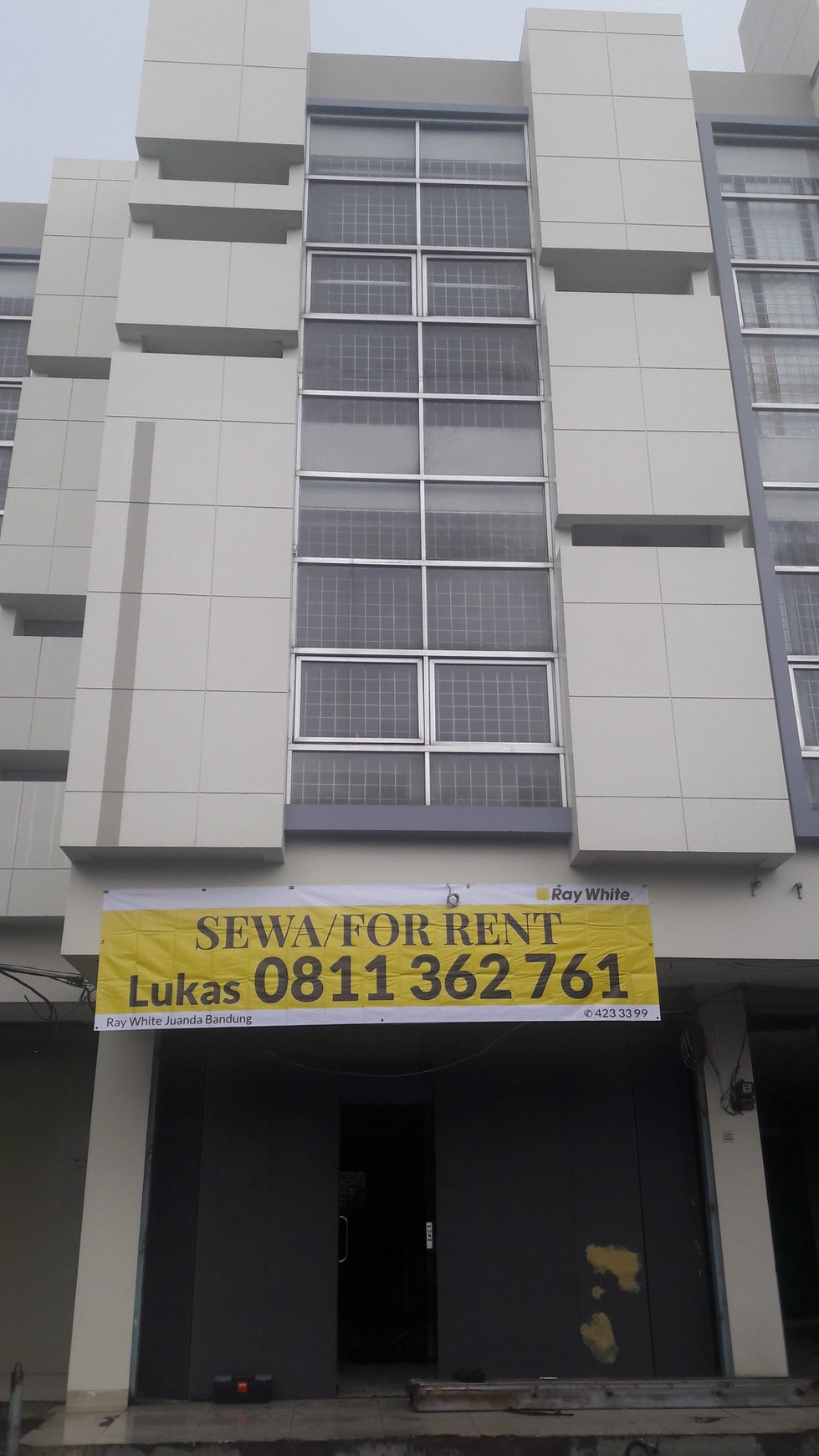 Ruko 4 unit jejer Strategis Jl Laswi , sayap Gatot Subroto