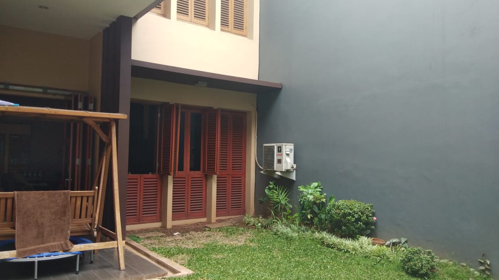 Rumah Cantik Di Lebak Lesari - Lebak Bulus