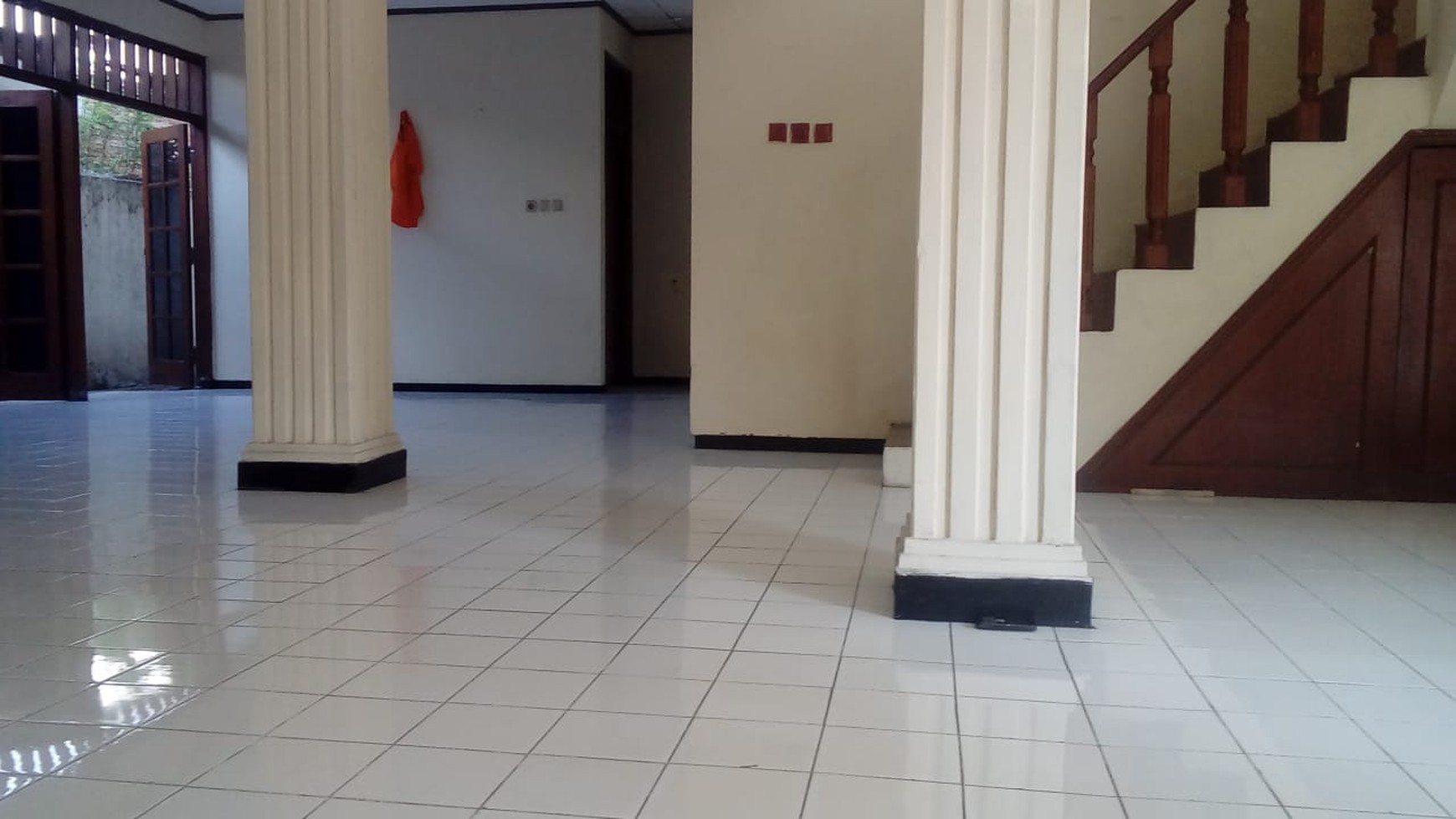 RUMAH 2 LANTAI DI JAKARTA PUSAT