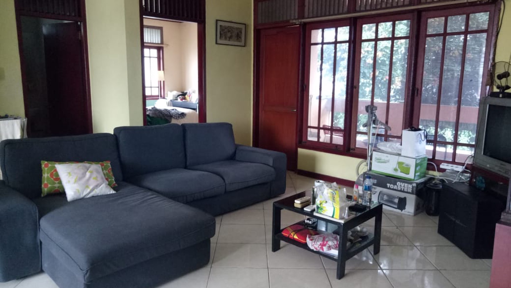 Rumah Halaman Depan Luas di Ciputat
