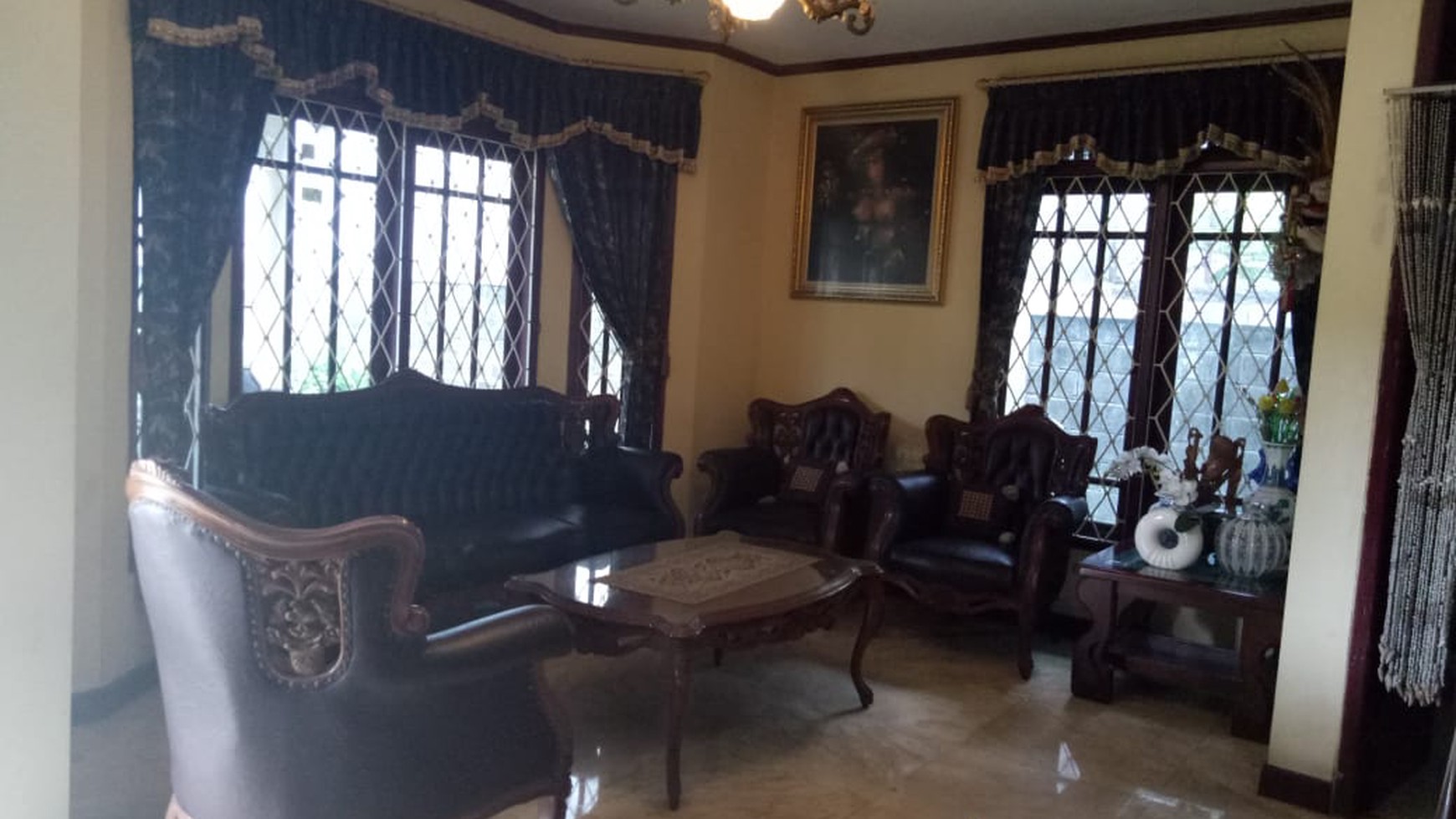 Rumah Halaman Depan Luas di Ciputat