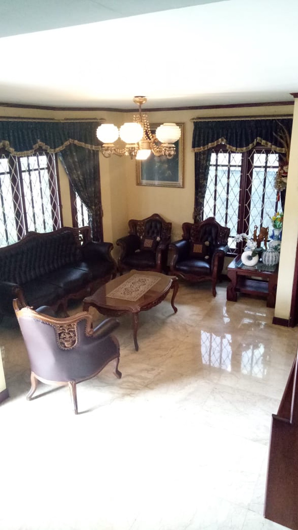 Rumah Halaman Depan Luas di Ciputat