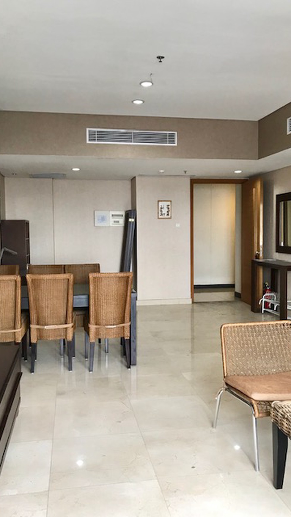 Apartemen The Summit Luas 127m2 Full furnish