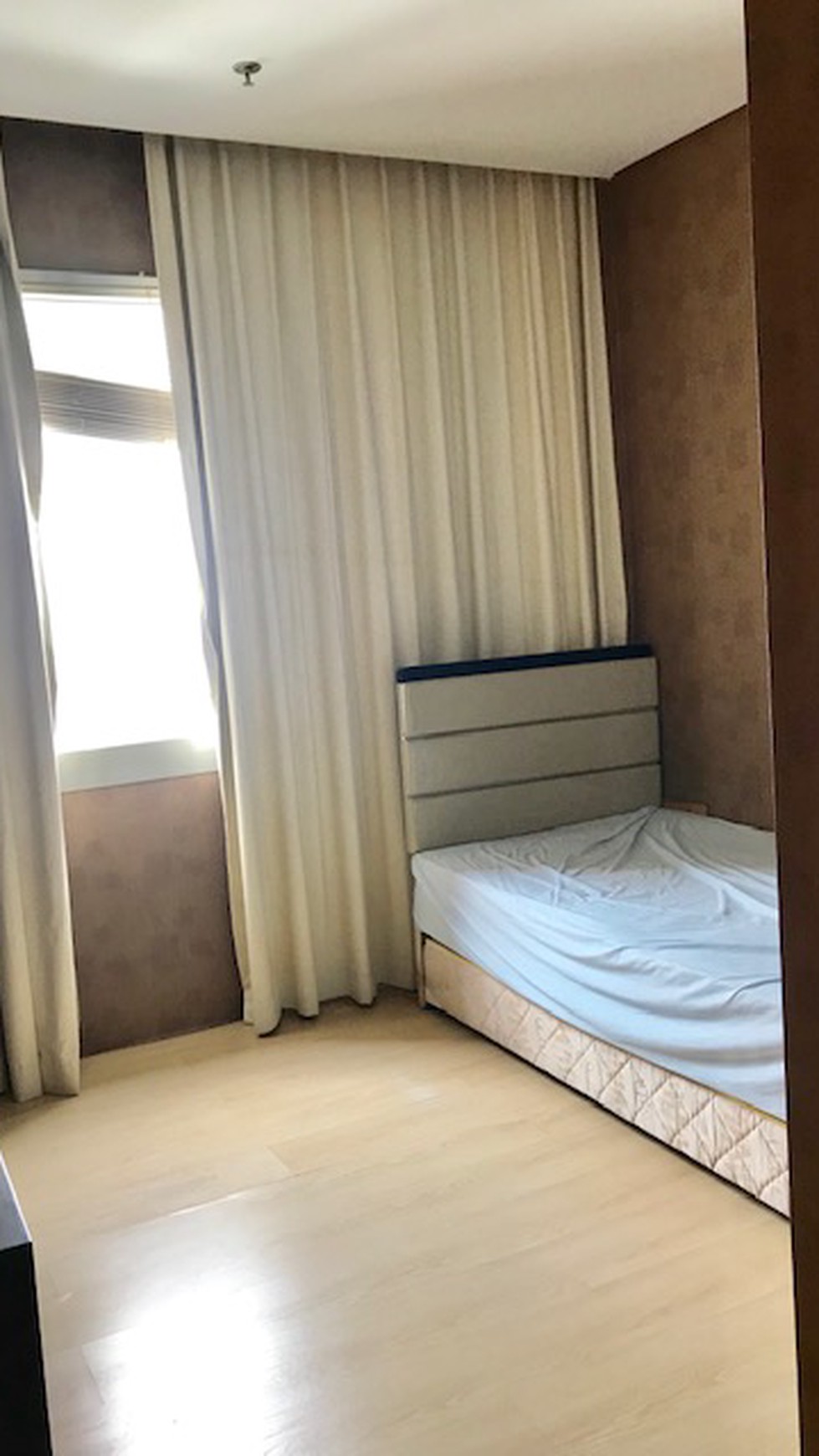 Apartemen The Summit Luas 127m2 Full furnish