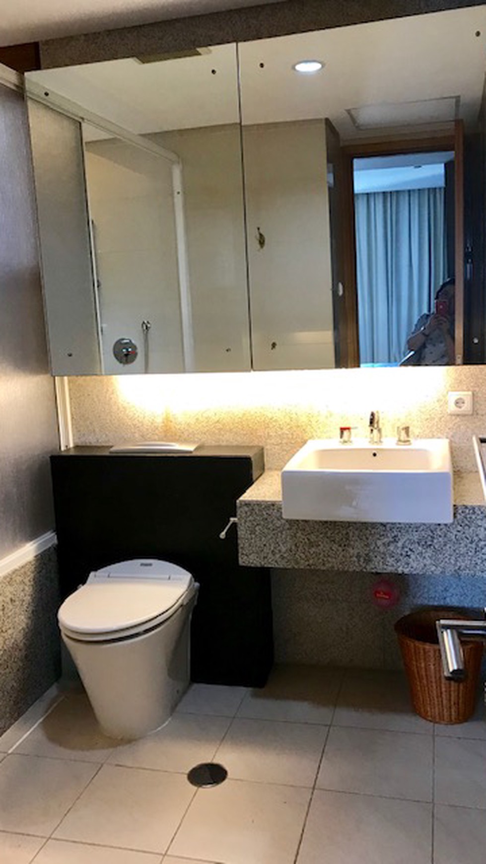 Apartemen The Summit Luas 127m2 Full furnish