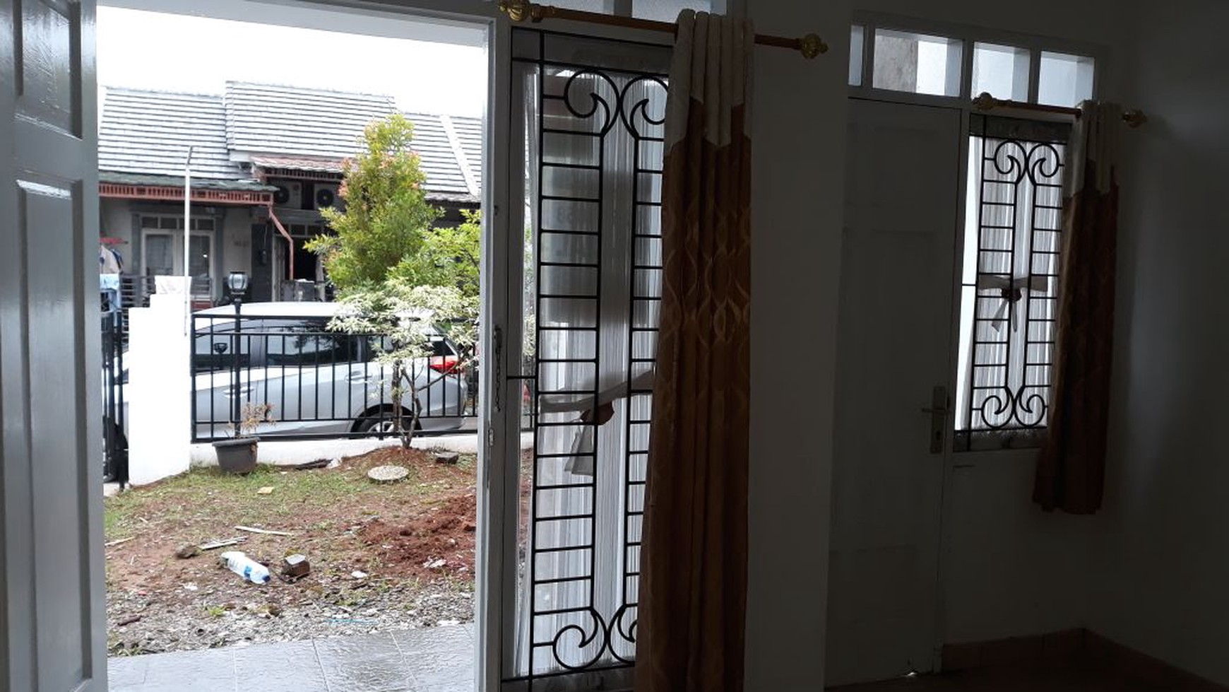 Rumah nyaman di dalam cluster Bekasi Timur Regensi