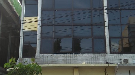 Ruko Tengah kota jalan pahlawan