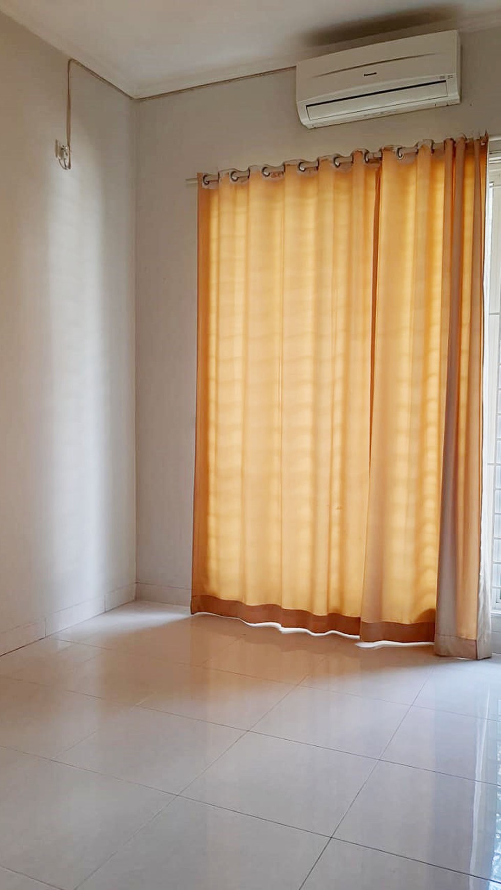 Rumah Nyaman dan Siap Huni di kawasan Cluster Emerald, Bintaro