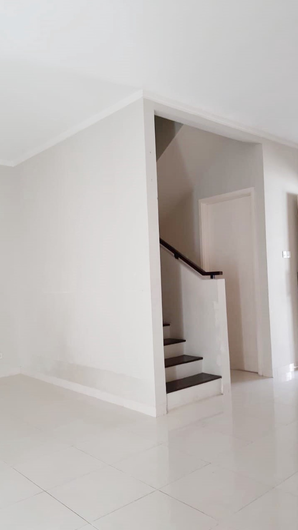 Rumah Nyaman dan Siap Huni di kawasan Cluster Emerald, Bintaro