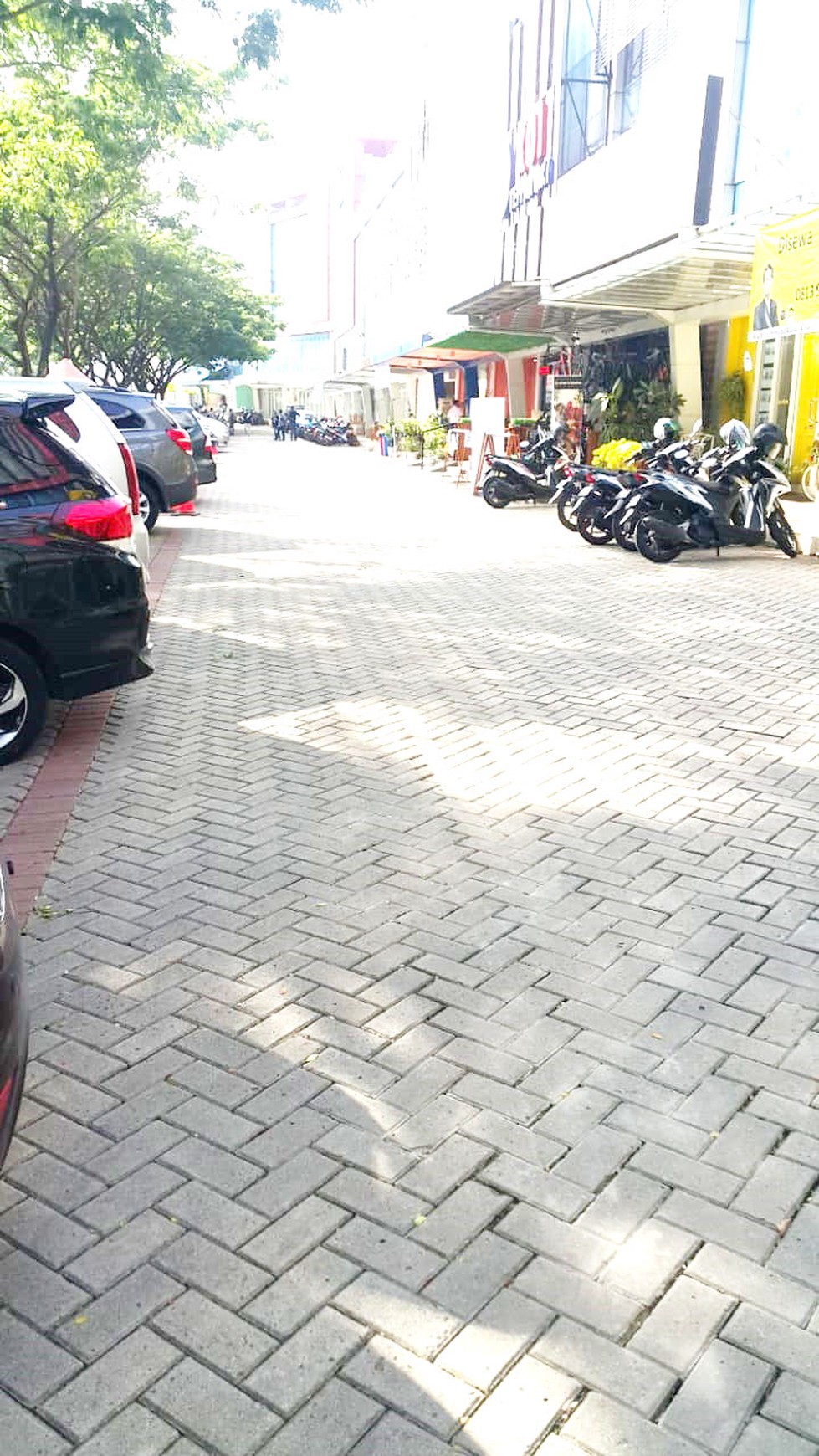 Ruko Strategis di kawasan Emerald Avenue, Bintaro