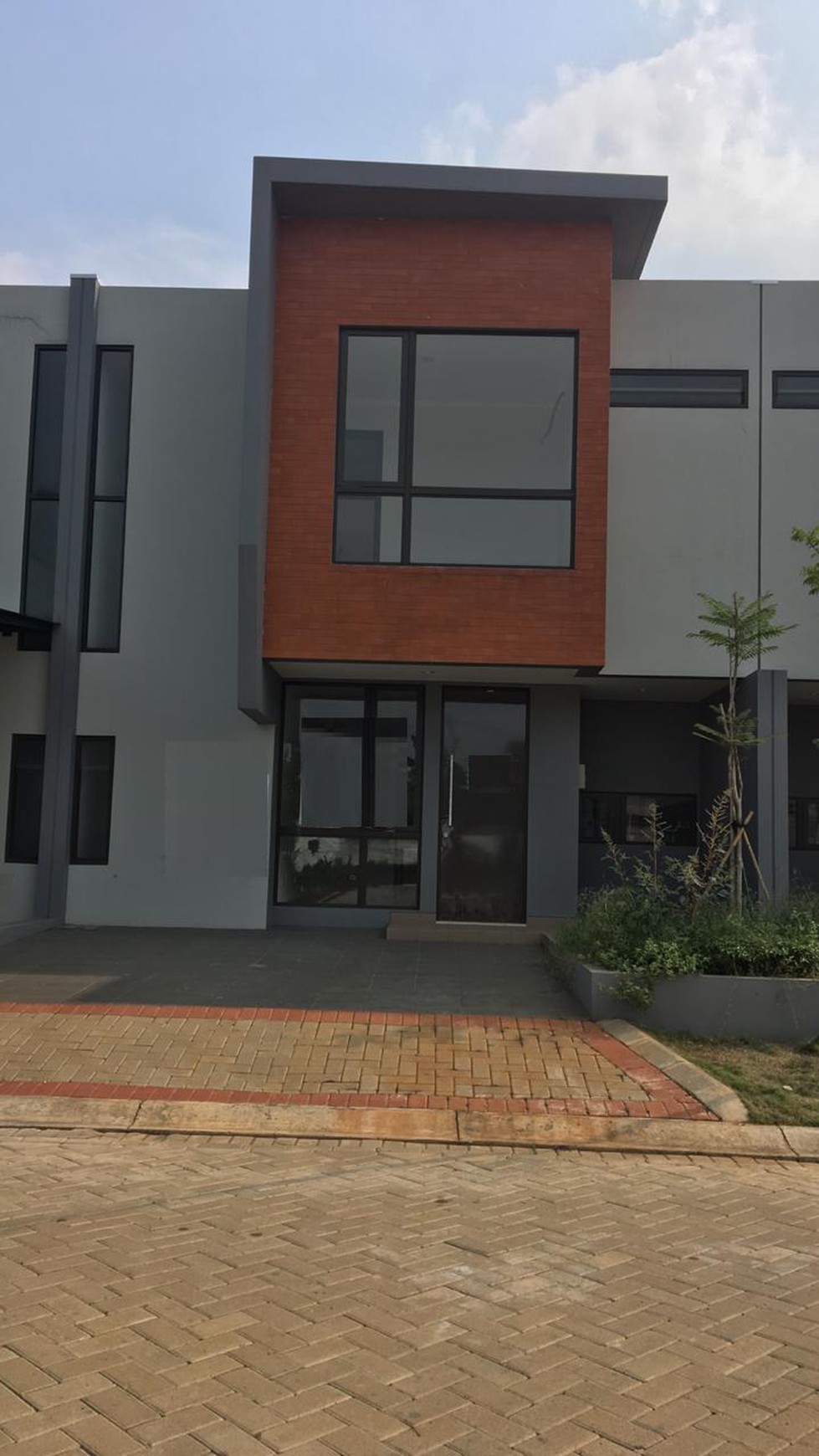 Rumah siap huni,dalam cluster di Bintaro 7