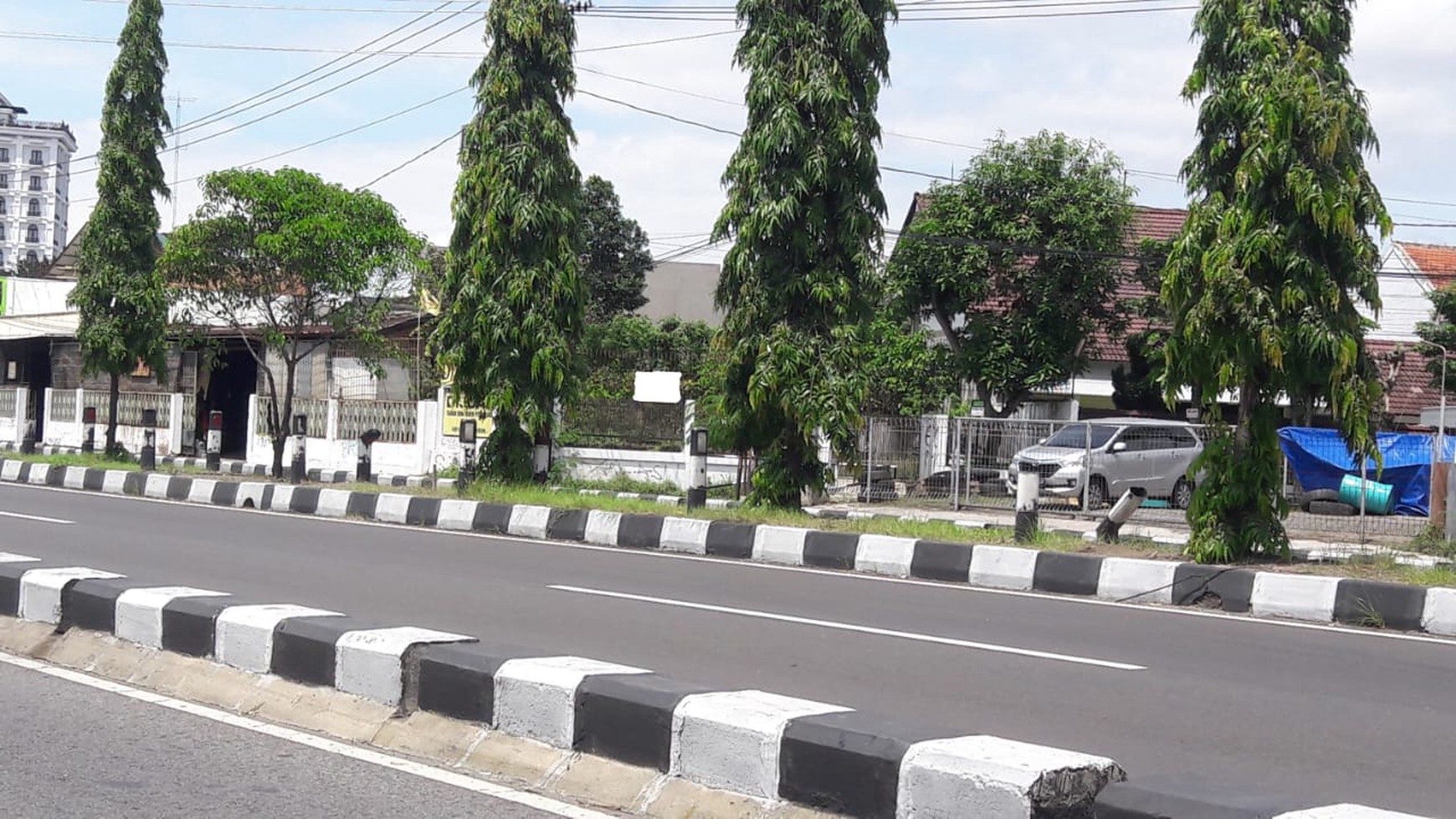 TANAH DIPINGGR RINGROAD UTARA, LOKASI SETRATEGIS, UNTUK USAHA, DLL