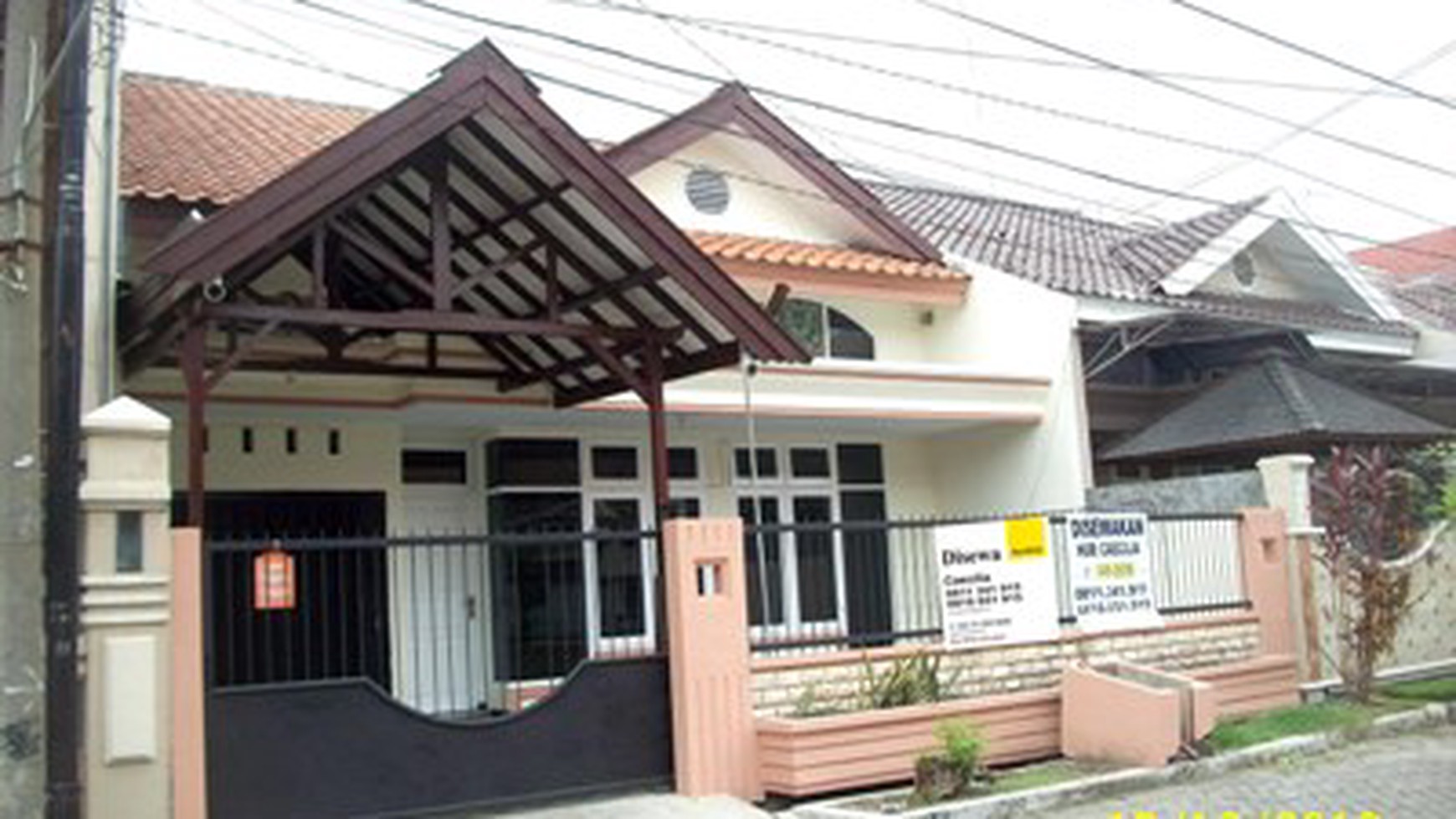 Rumah di Manyar Jaya Praja, Sudah Renov, strategis, lingkungan nyaman sangat nyaman ,di daerah Manyar.