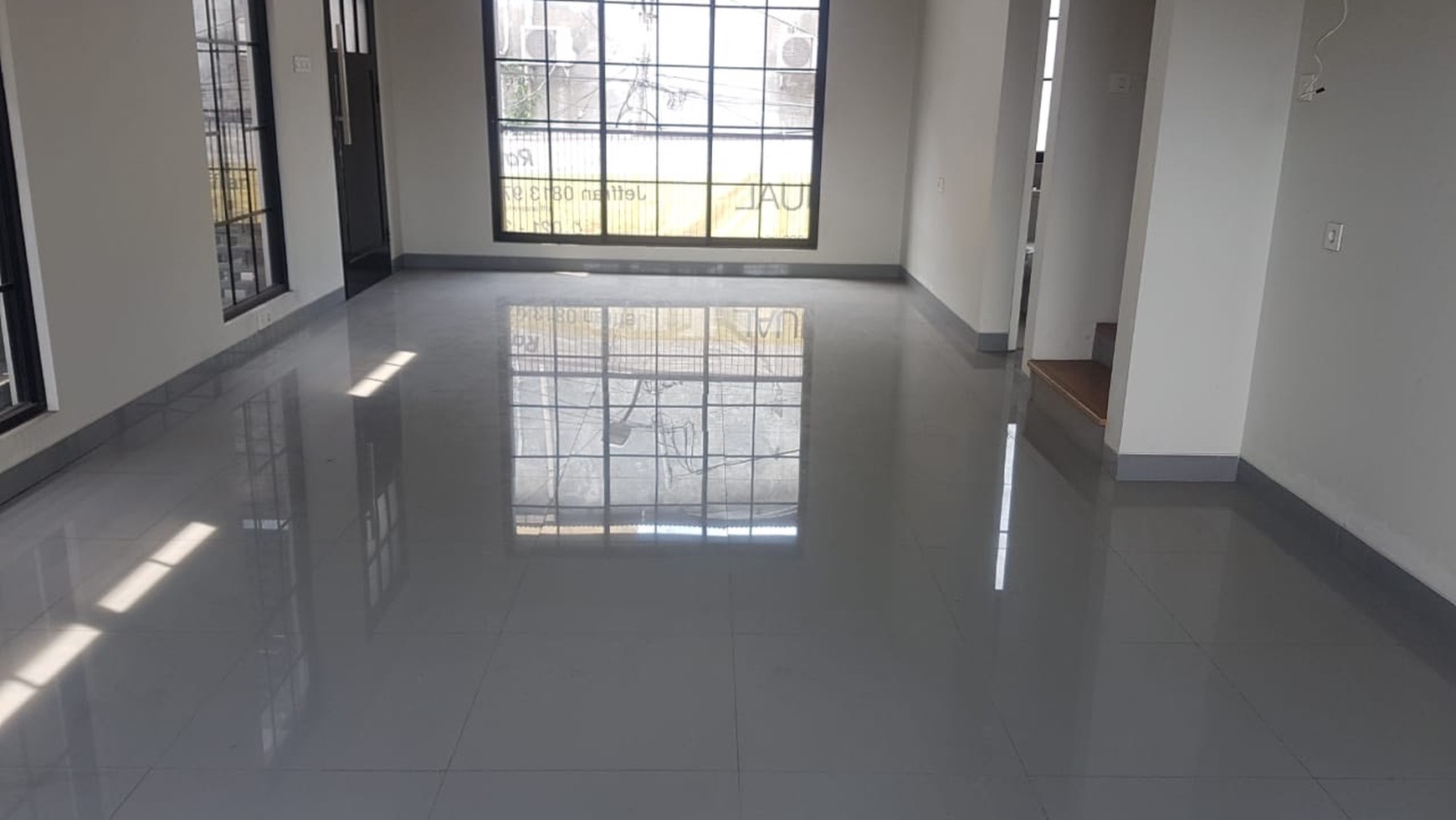 Dijual Rumah Baru - Minimalis 3 lantai - Swimming Pool