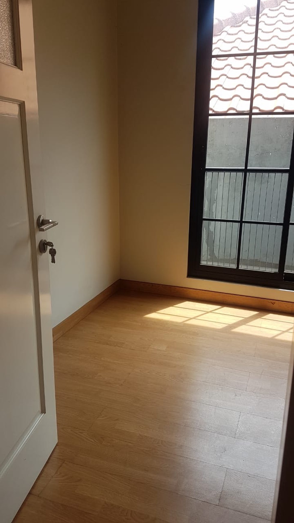 Dijual Rumah Baru - Minimalis 3 lantai - Swimming Pool