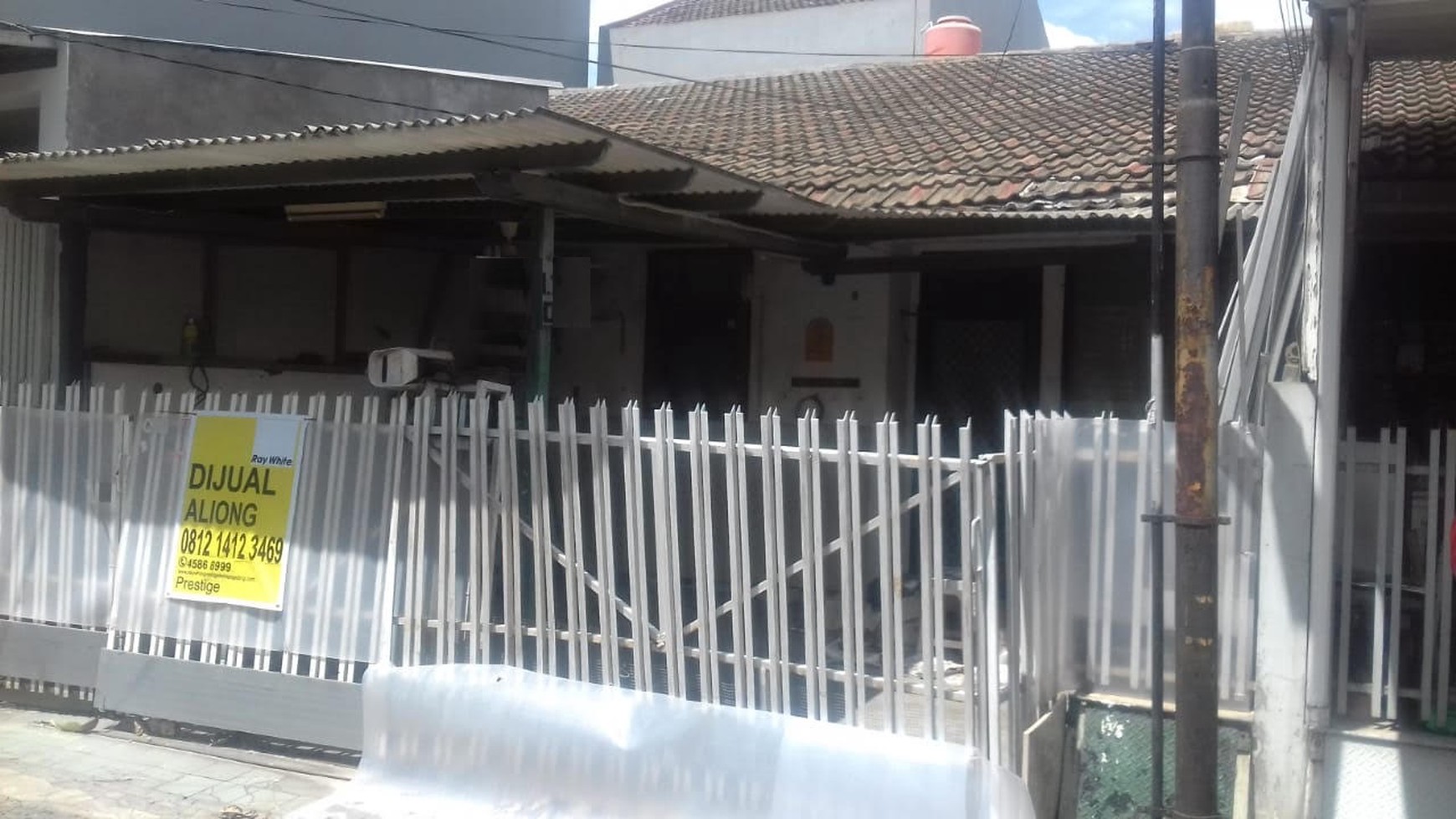 Rumah standart 1 1/4 Lantai, Harga nego sampai Deal di Kelapa Gading