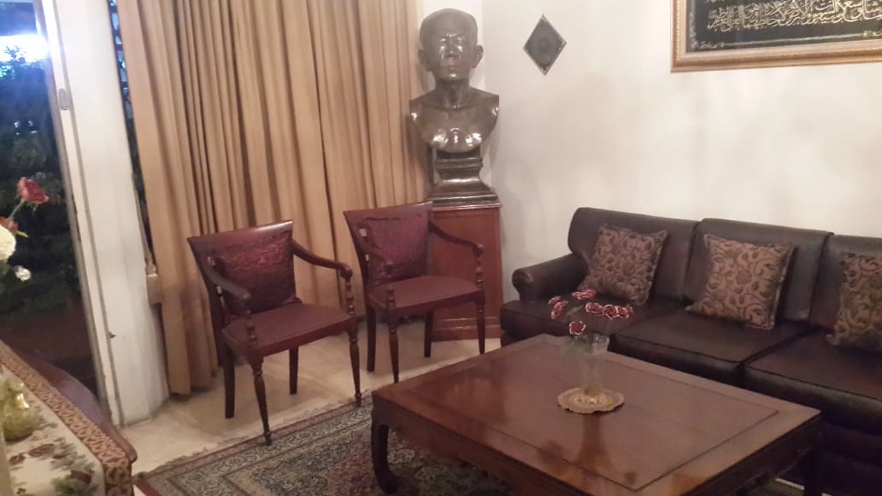 JUAL Rumah di Cipete Jalan Damai Lokasi Sangat Strategis