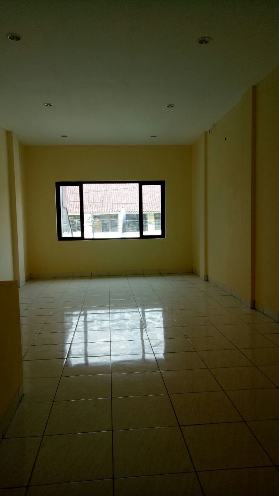 Ruko strategis,pinggir jalan,Bagus ,cocok buka usaha di pondok ranji