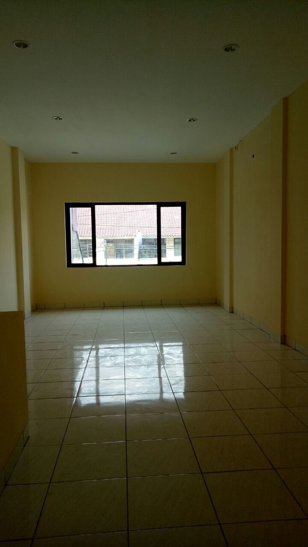 Ruko strategis,pinggir jalan,Bagus ,cocok buka usaha di pondok ranji