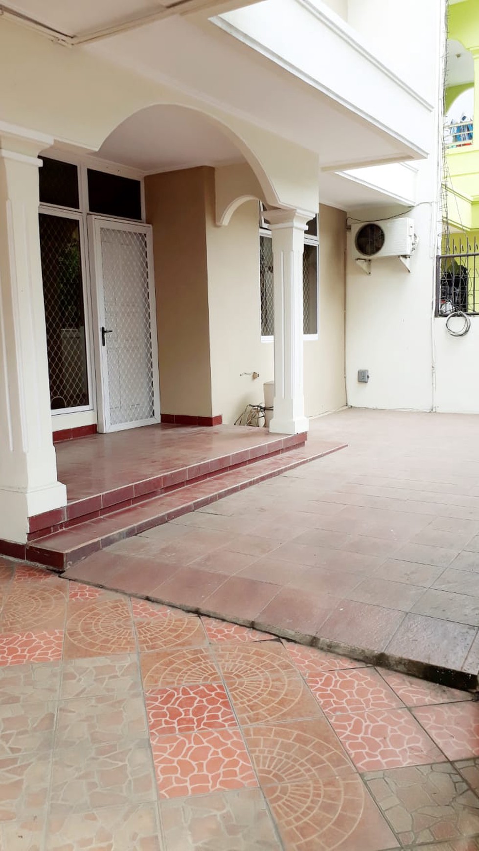 Rumah Idaman Taman golf Moderland Tangerang