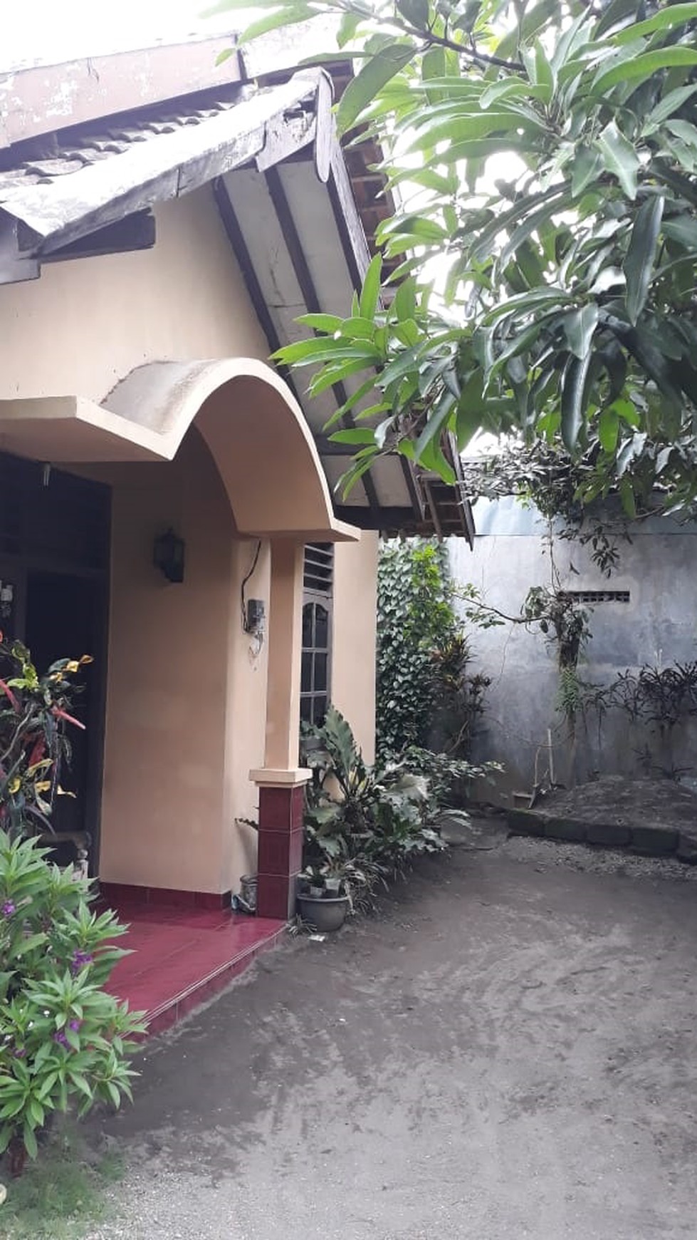RUMAH TINGGAL COCOK UNTUK KELUARGA MUDA, HARGA NEGO, PURWOMARTANI