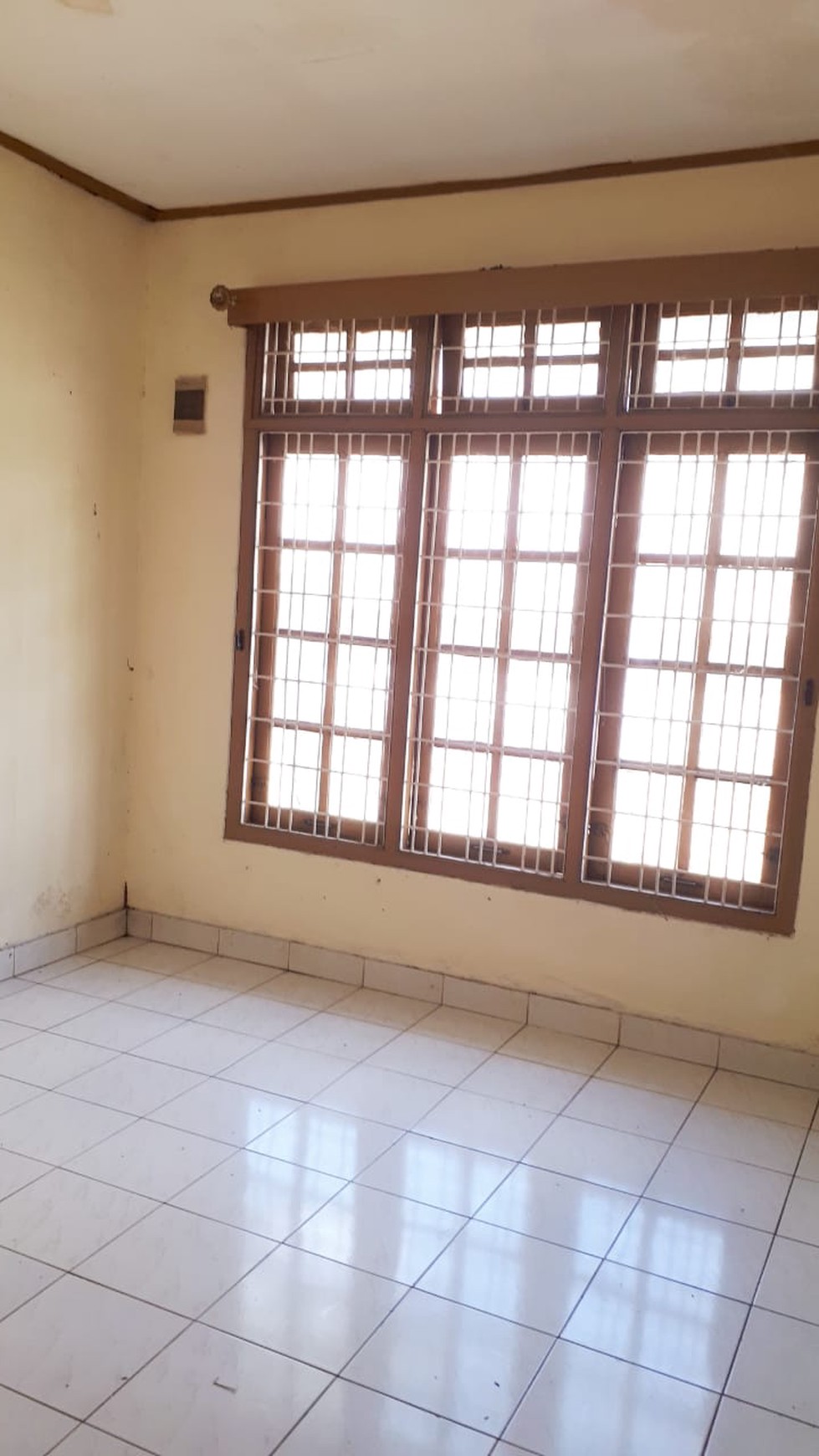 Rumah Bangunan Lama, Terawat dan Strategis di Bukit Pamulang Indah, Pamulang, Tangerang Selatan