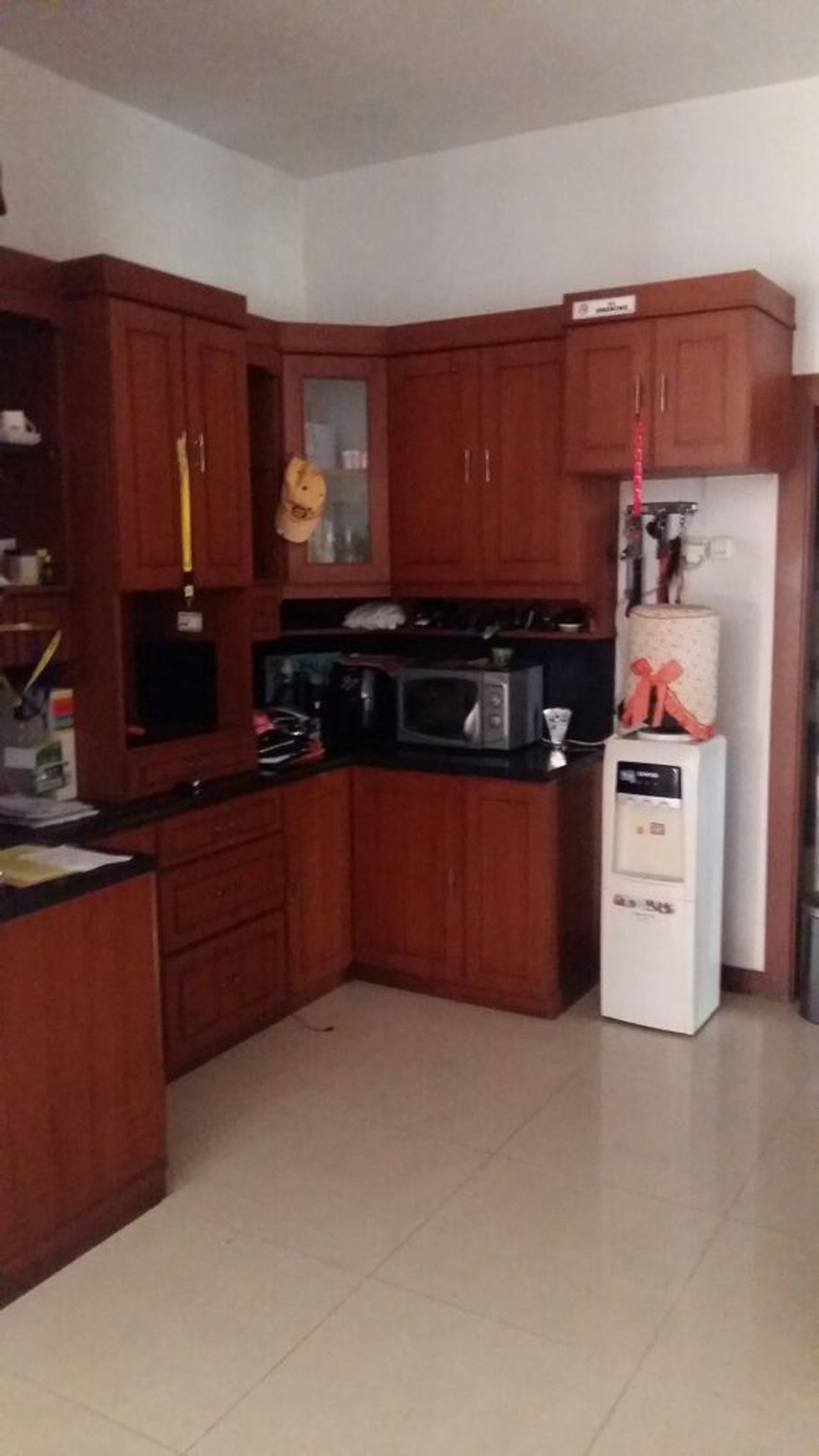 Rumah Cantik,  Siap Huni, Depan Taman Boulevard , dalam cluster di Bintaro sektor 7