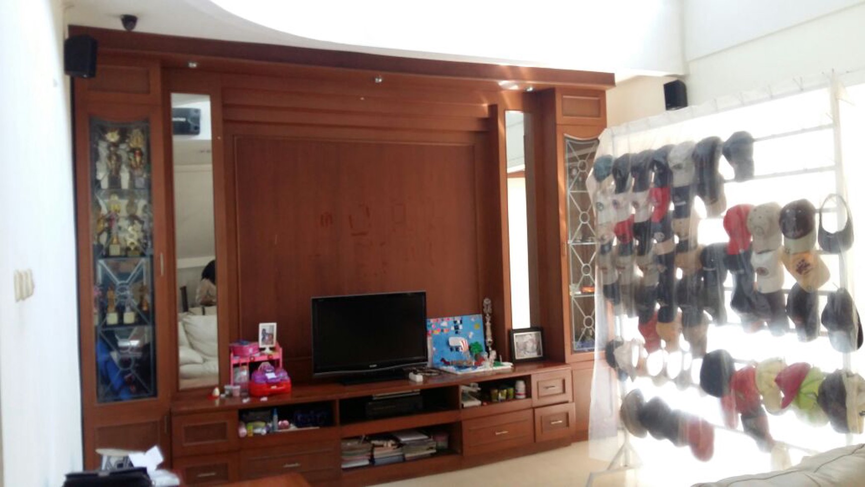 Rumah Cantik,  Siap Huni, Depan Taman Boulevard , dalam cluster di Bintaro sektor 7