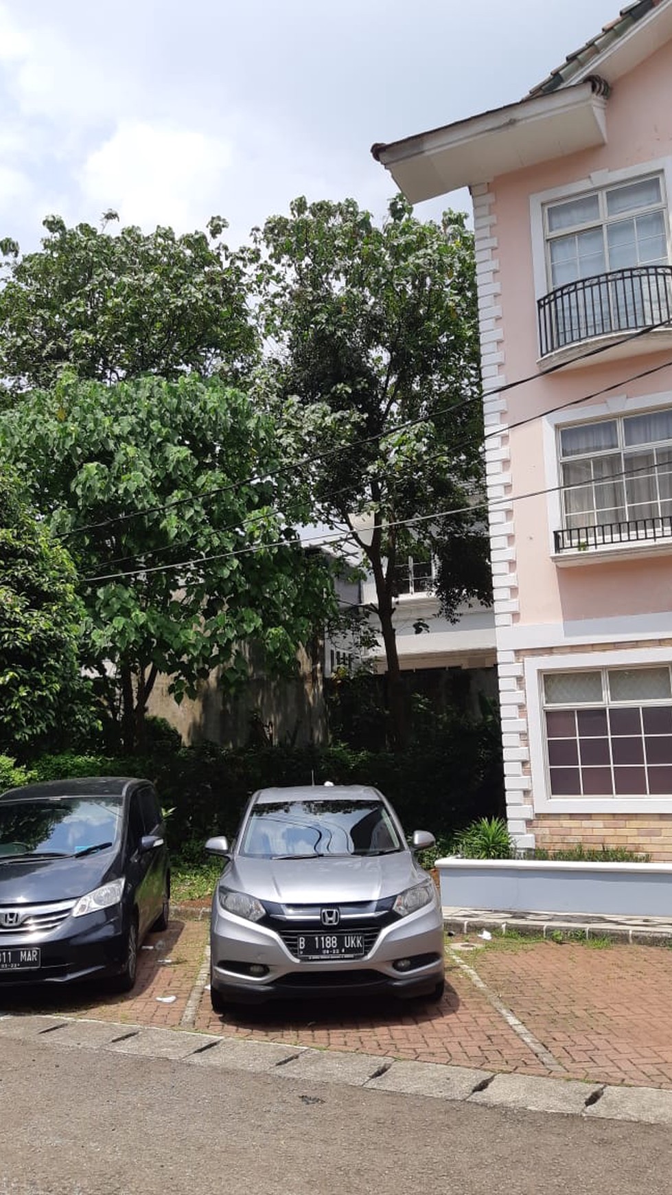 Townhouse Taman Elok Karawaci Tangerang